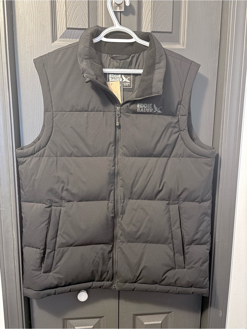 NWT Eddie Bauer Men’s Black Essential Down Puffer Vest